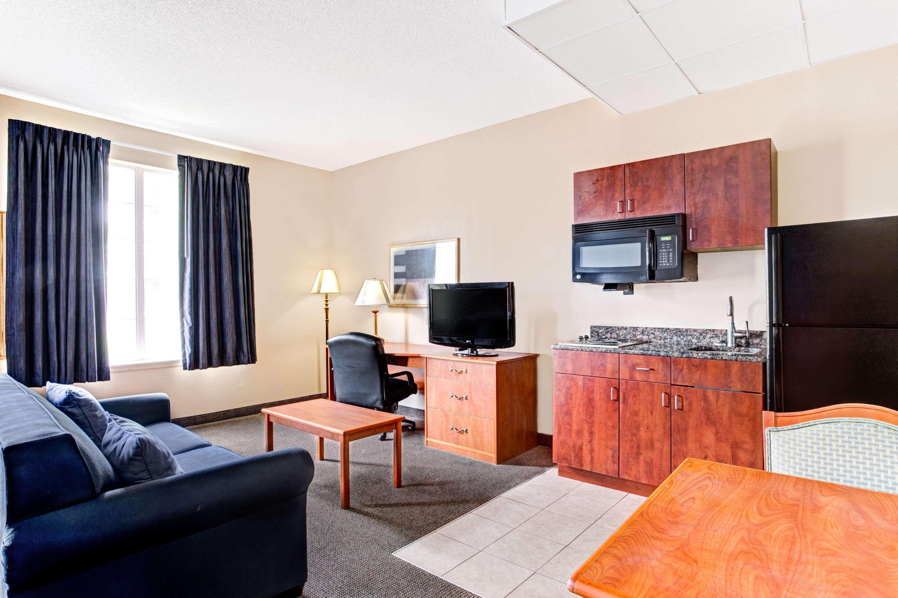 Super 8 By Wyndham Smithfield-Selma Hotel Екстериор снимка