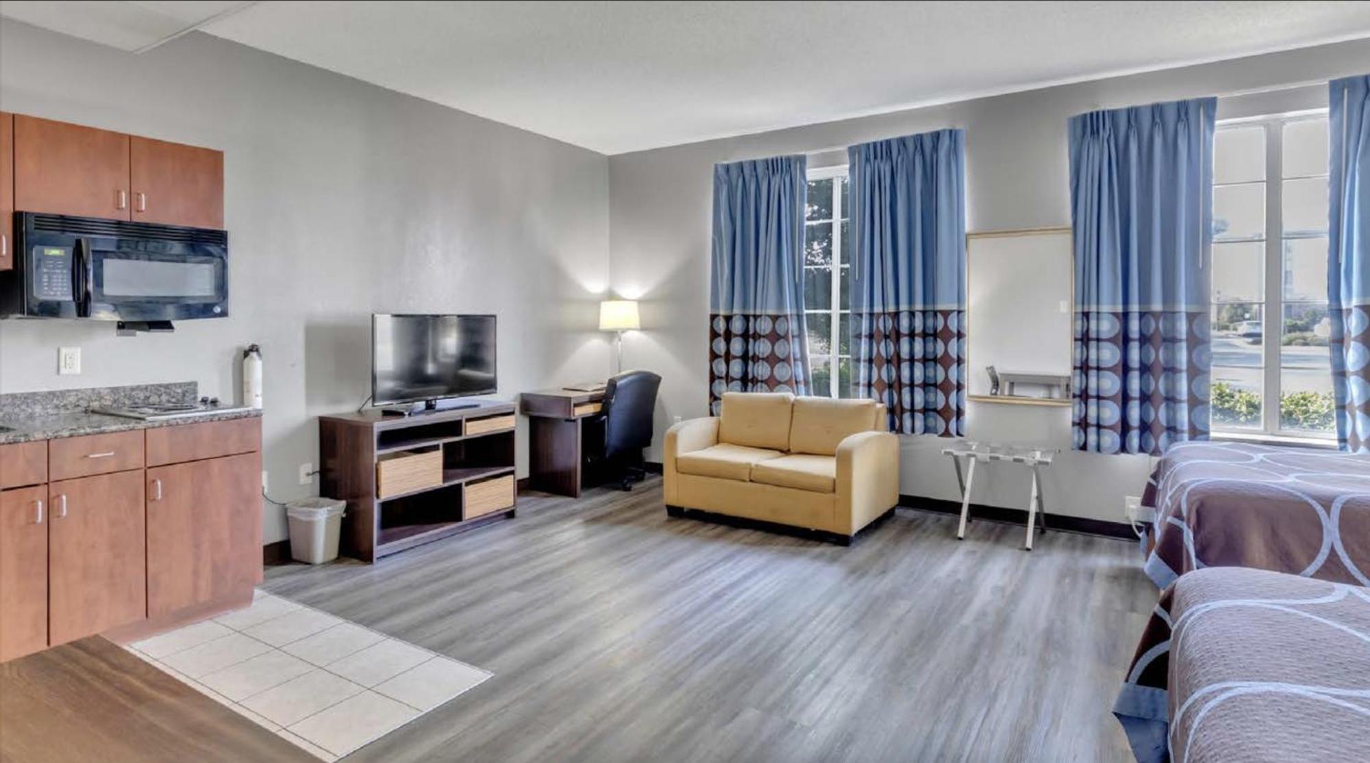Super 8 By Wyndham Smithfield-Selma Hotel Екстериор снимка