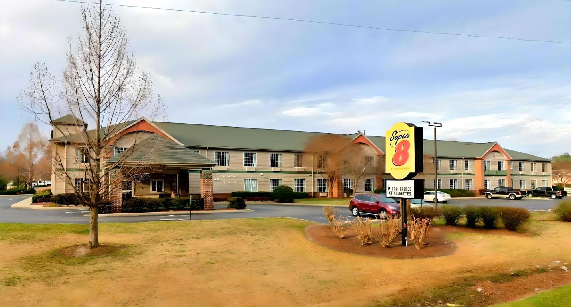 Super 8 By Wyndham Smithfield-Selma Hotel Екстериор снимка